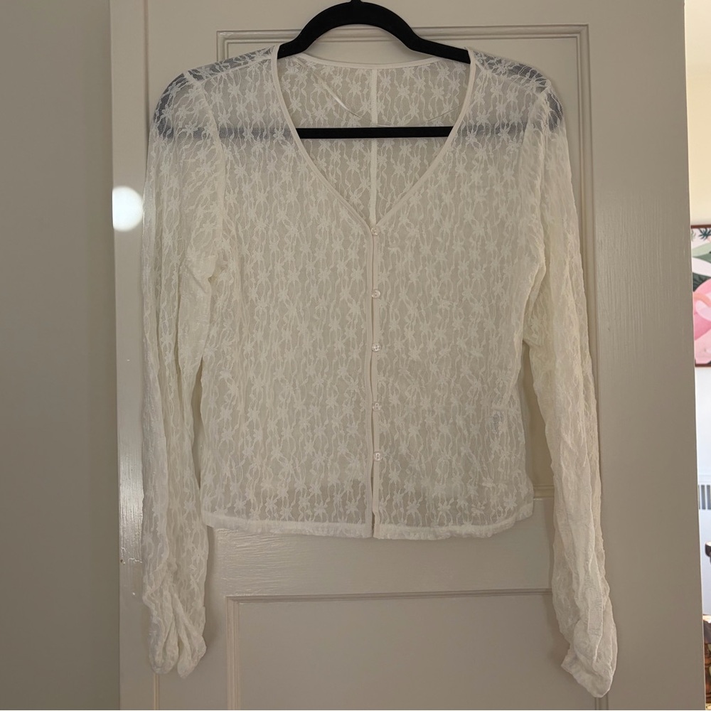 NWT Chic Lace Button-Down White Camisole